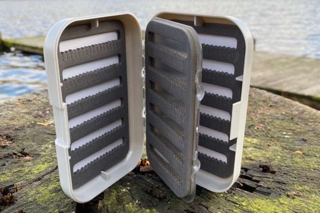 Grey Swingleaf Fly Box